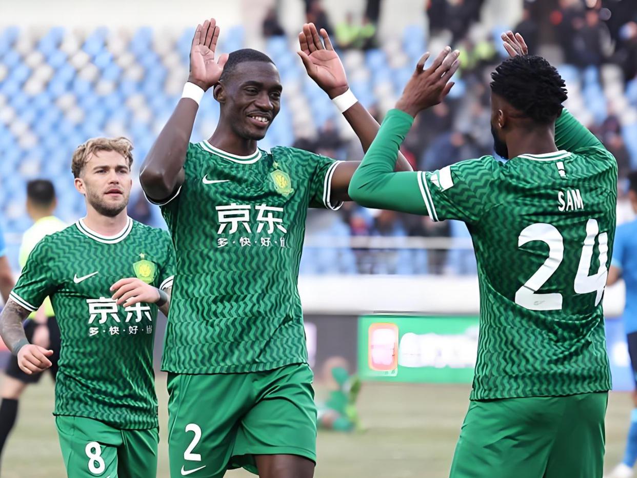 英雄联盟s15-包含社区盾赛程吃紧；北京国安今夜伤情更新；压力陡增；身体对抗强度拉满的词条