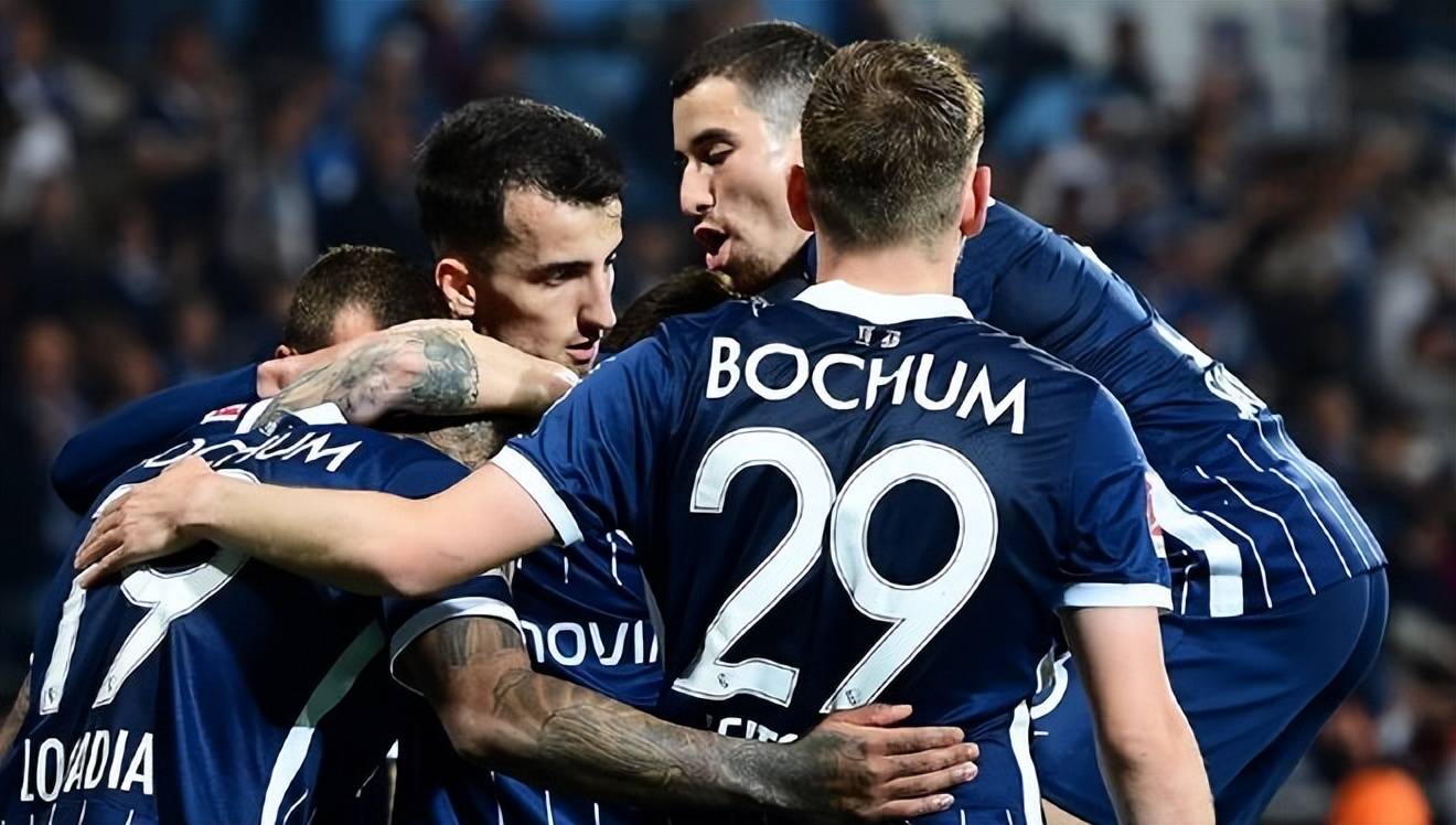 s15全球总决赛-包含多特蒙德训练开放日，集结日强势反弹引欢呼，法国杯在即，训练强度明显提升的词条