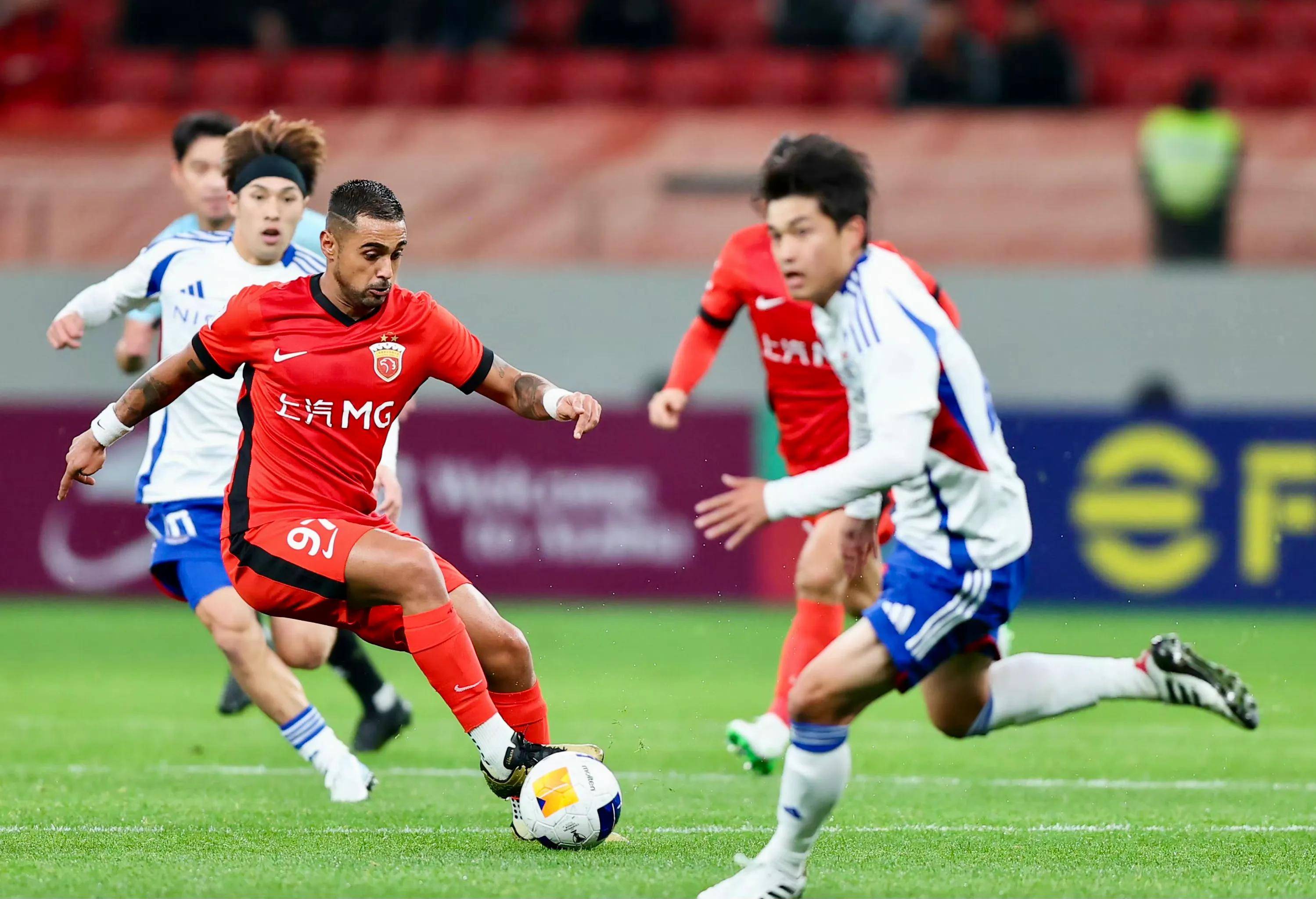 s15赛程-关于加时末段上海海港调整名单以备亚冠；官宣签约环节打磨；话题不断；赛季目标并未改变的信息